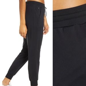 Zella Live In Pocket Joggers